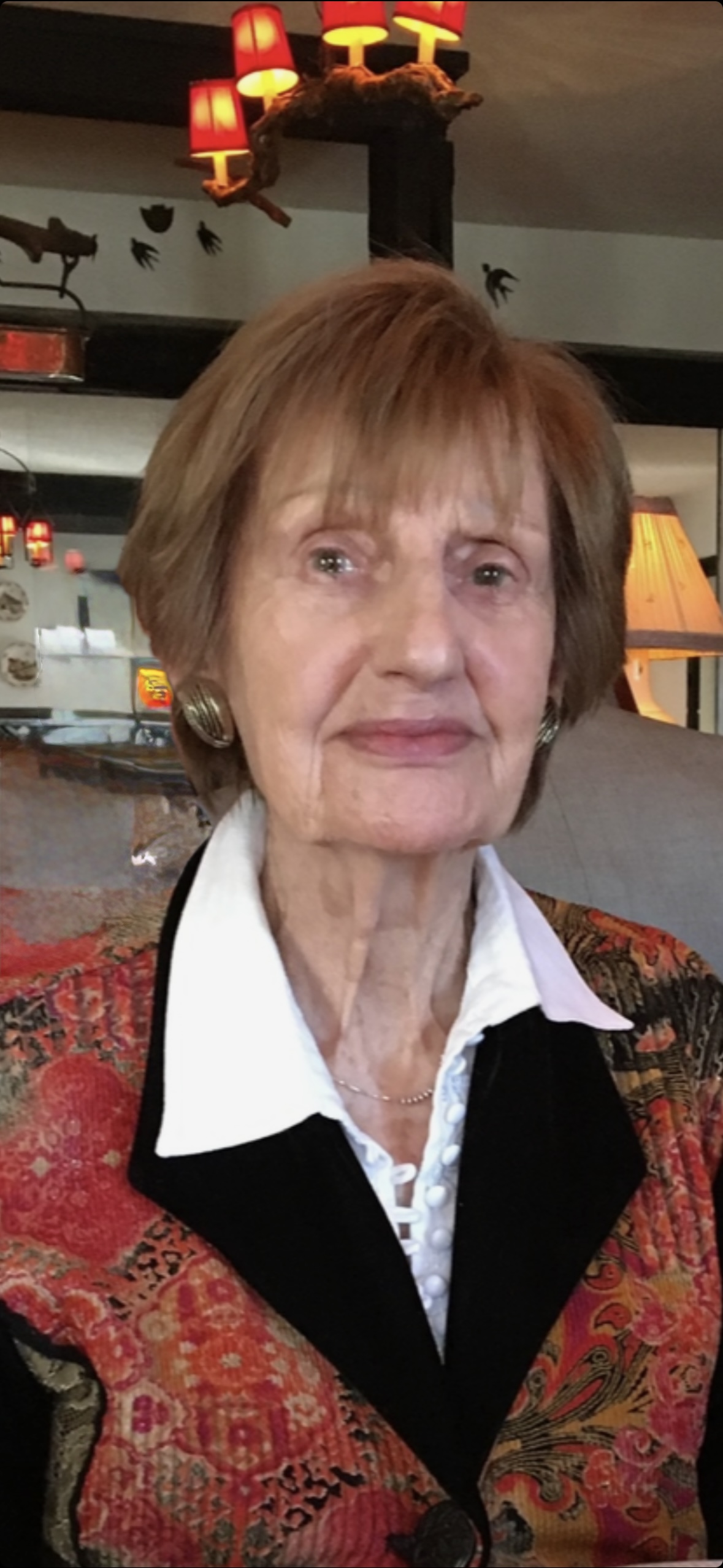 elizabeth  everett