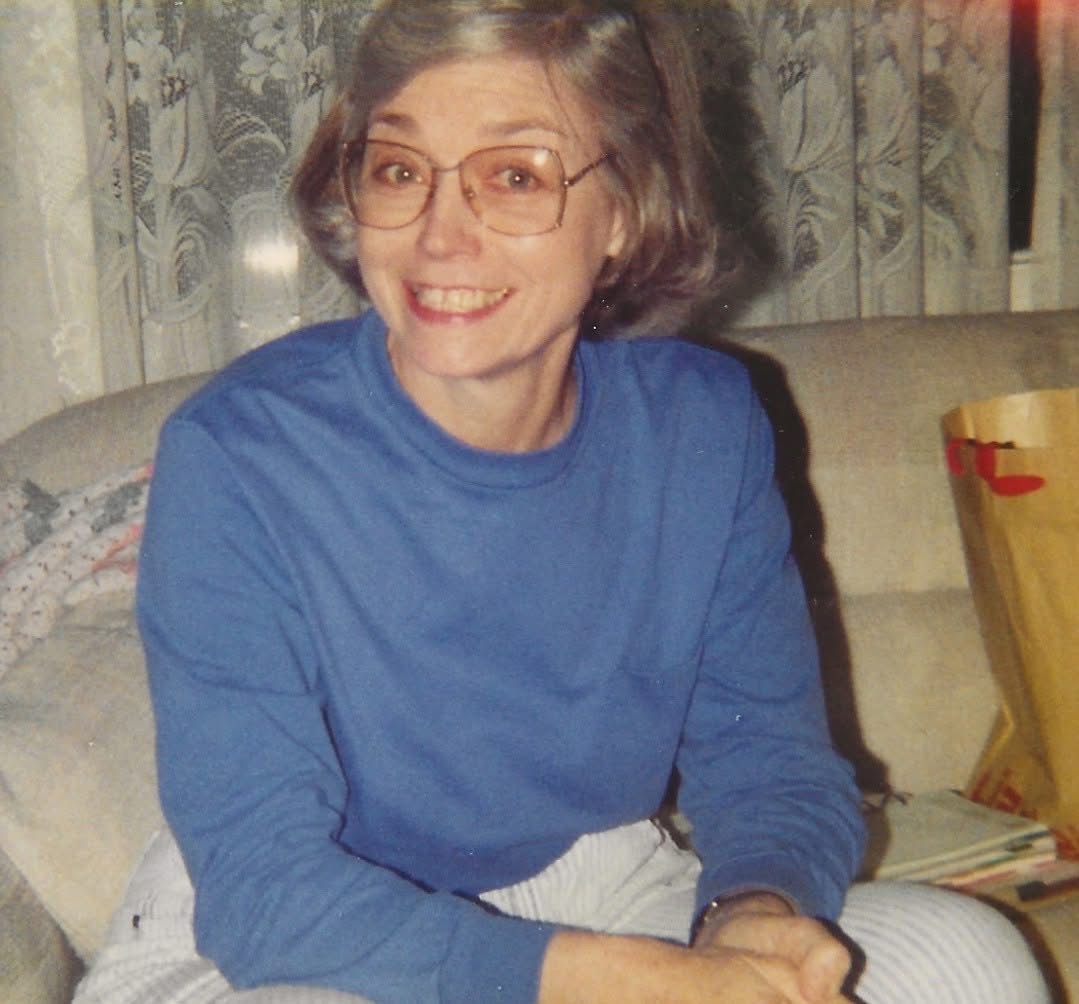 carolyn minett